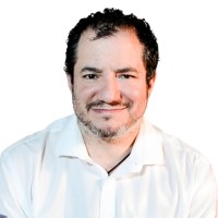 Dr . Melchor Rodrigo
